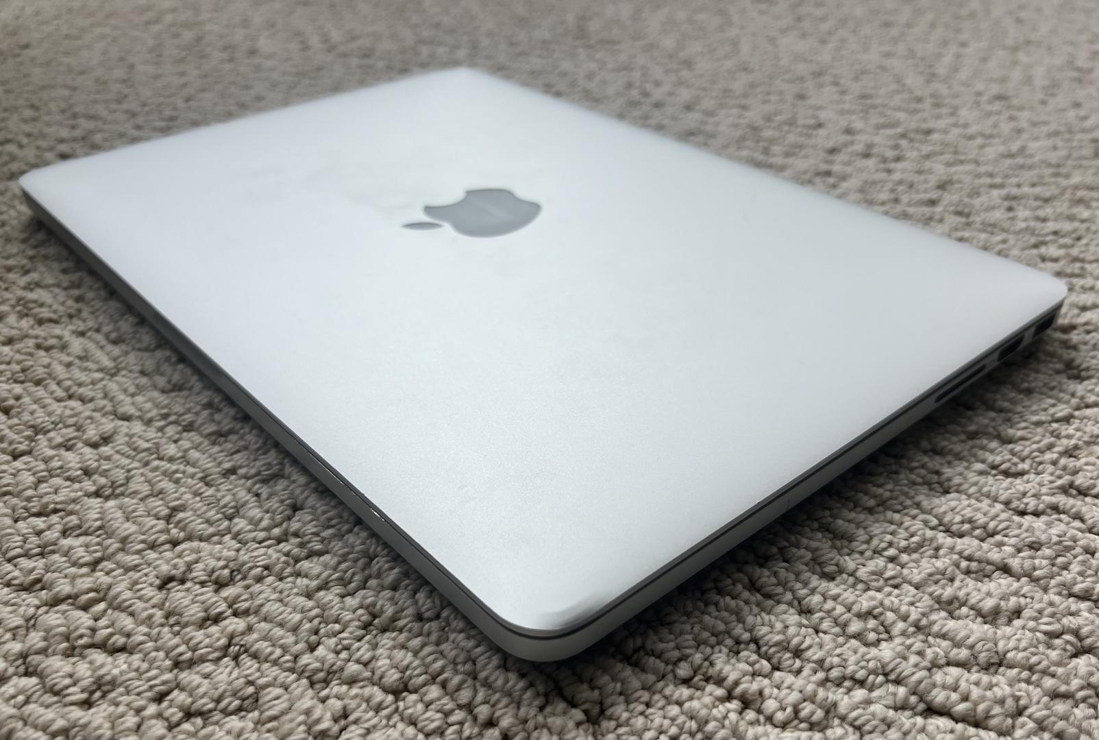 Apple MacBook Pro シルバー 本体 early 2015 Apple MacBook Pro 13