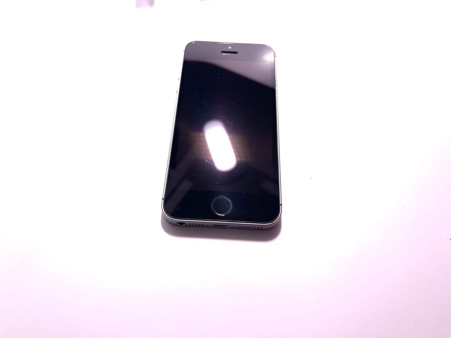 Apple iPhone SE 1st Gen 2016, color Grey