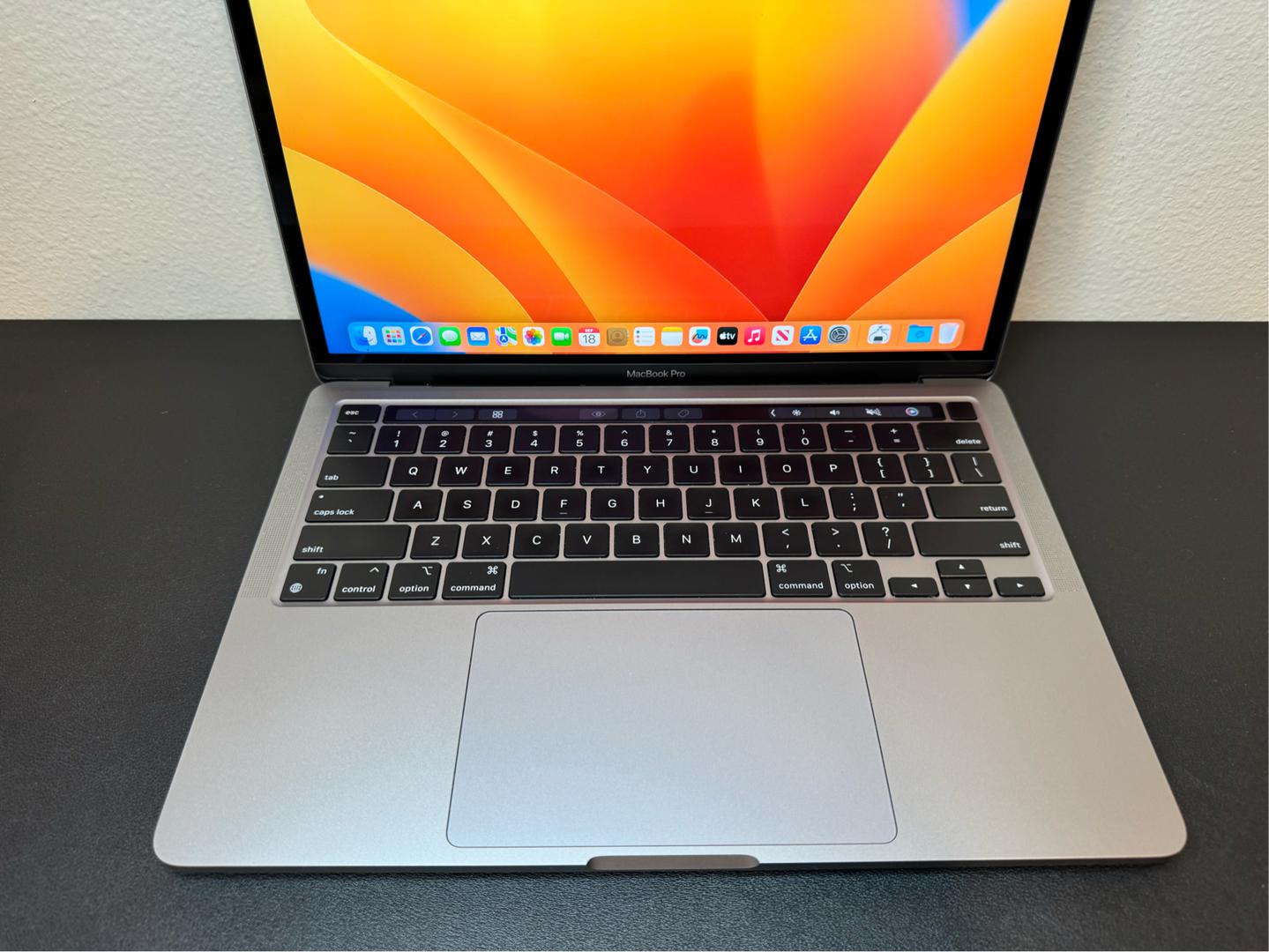 MacBook Pro 2020 - 13", color Gray