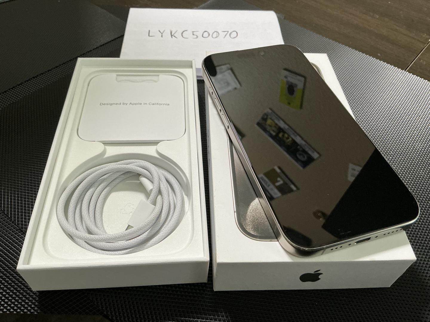 Apple iPhone 15 Pro, color Natural