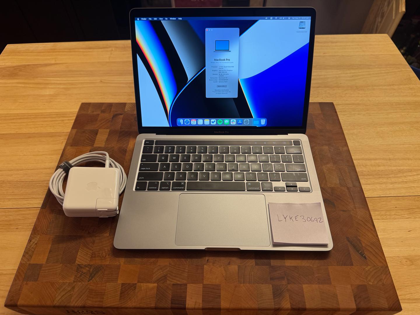 MacBook Pro 2020 - 13", color Gray