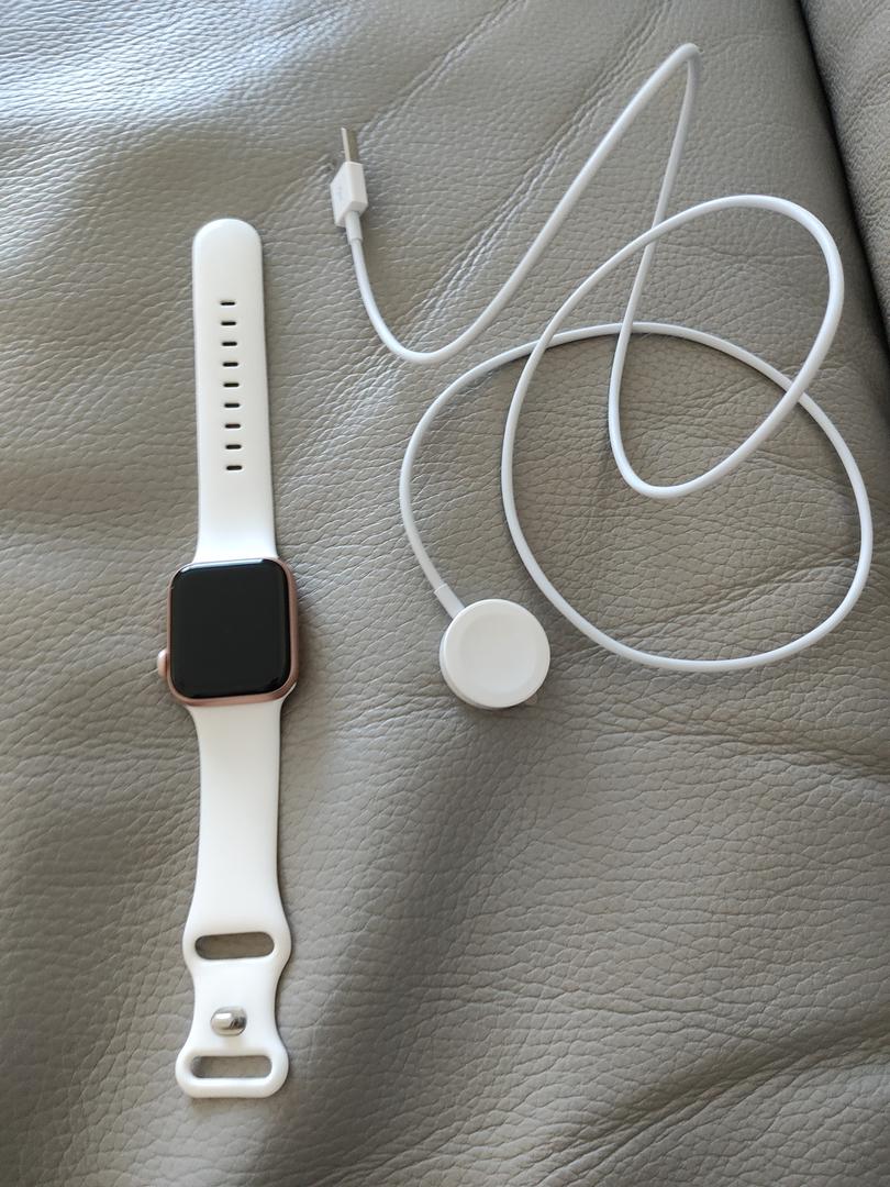 Apple Watch Series 6 40mm, color Gold