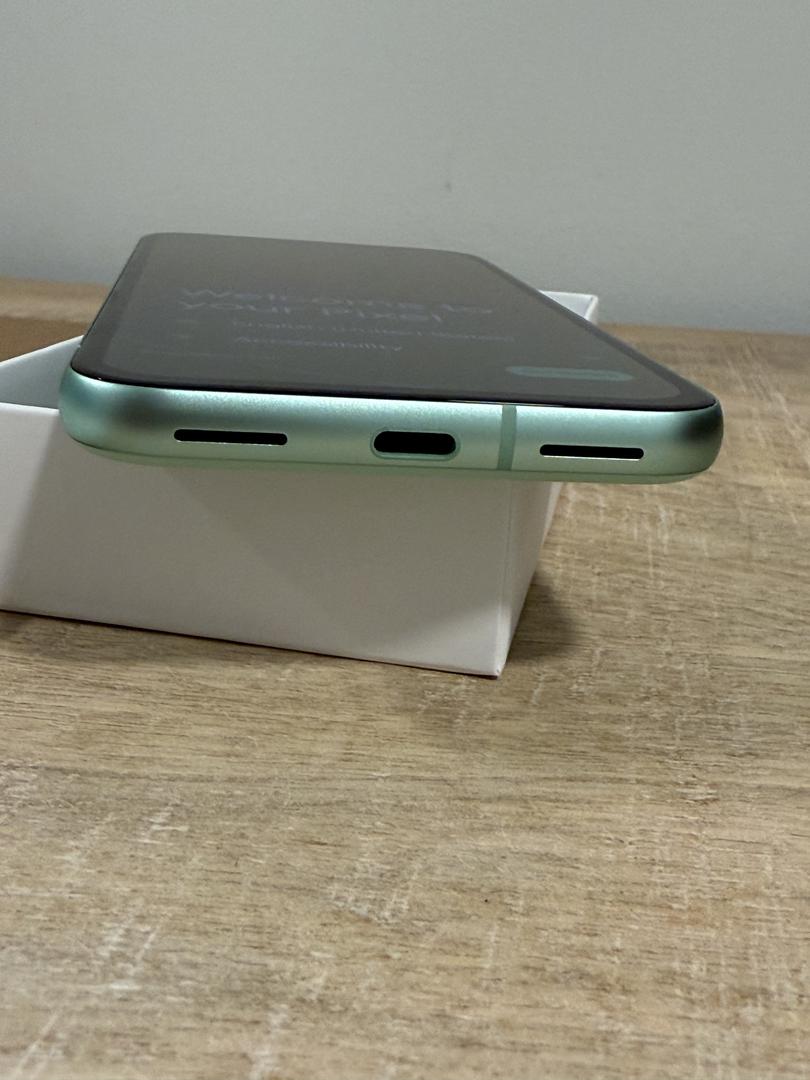 Google Pixel 8a, color Aloe
