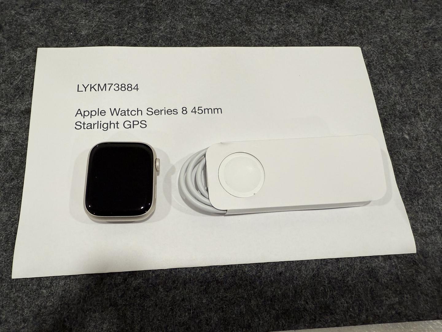 Apple Watch Series 8 45mm, color Starlight