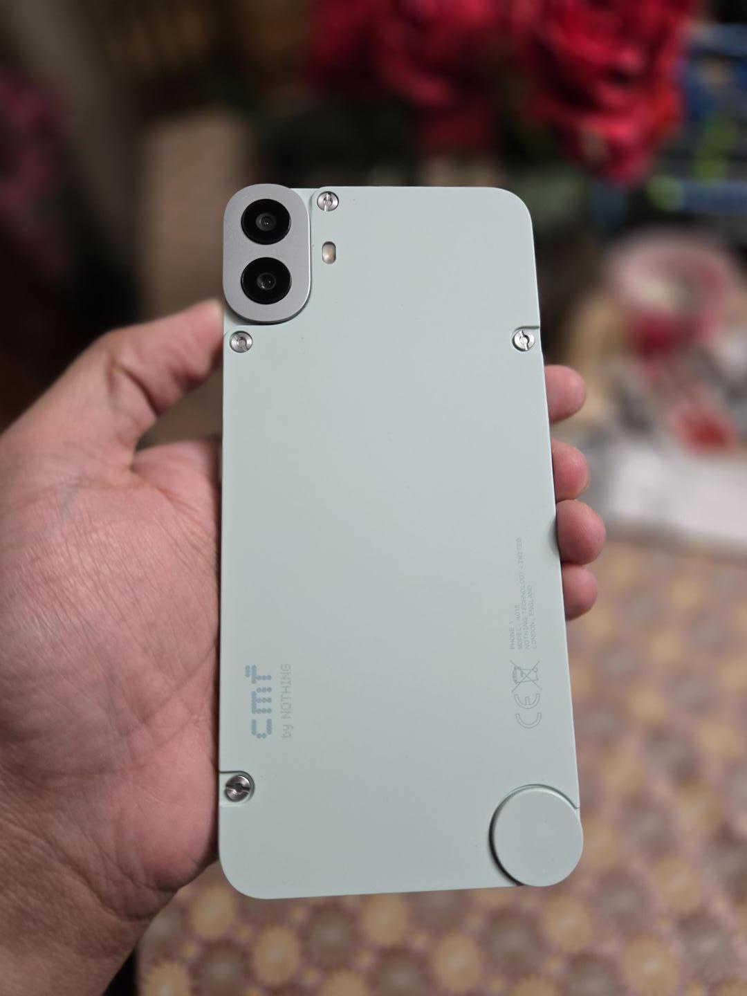 CMF Phone 1, color Light Green