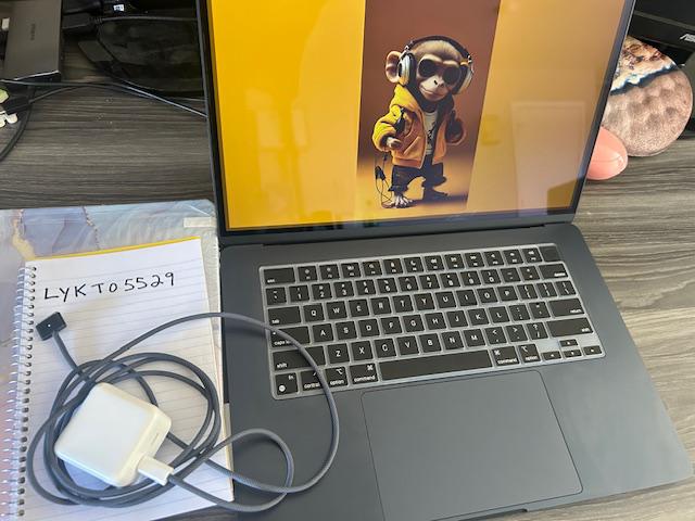 MacBook Air 2023 - 15", color Midnight