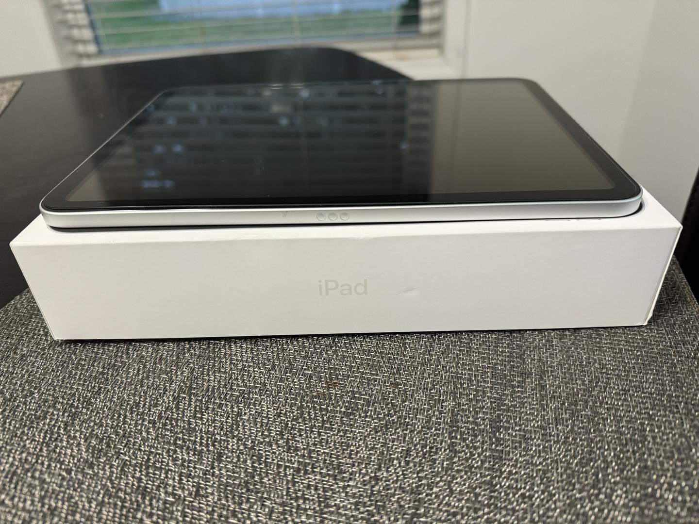 Apple iPad 10th Gen, color Silver