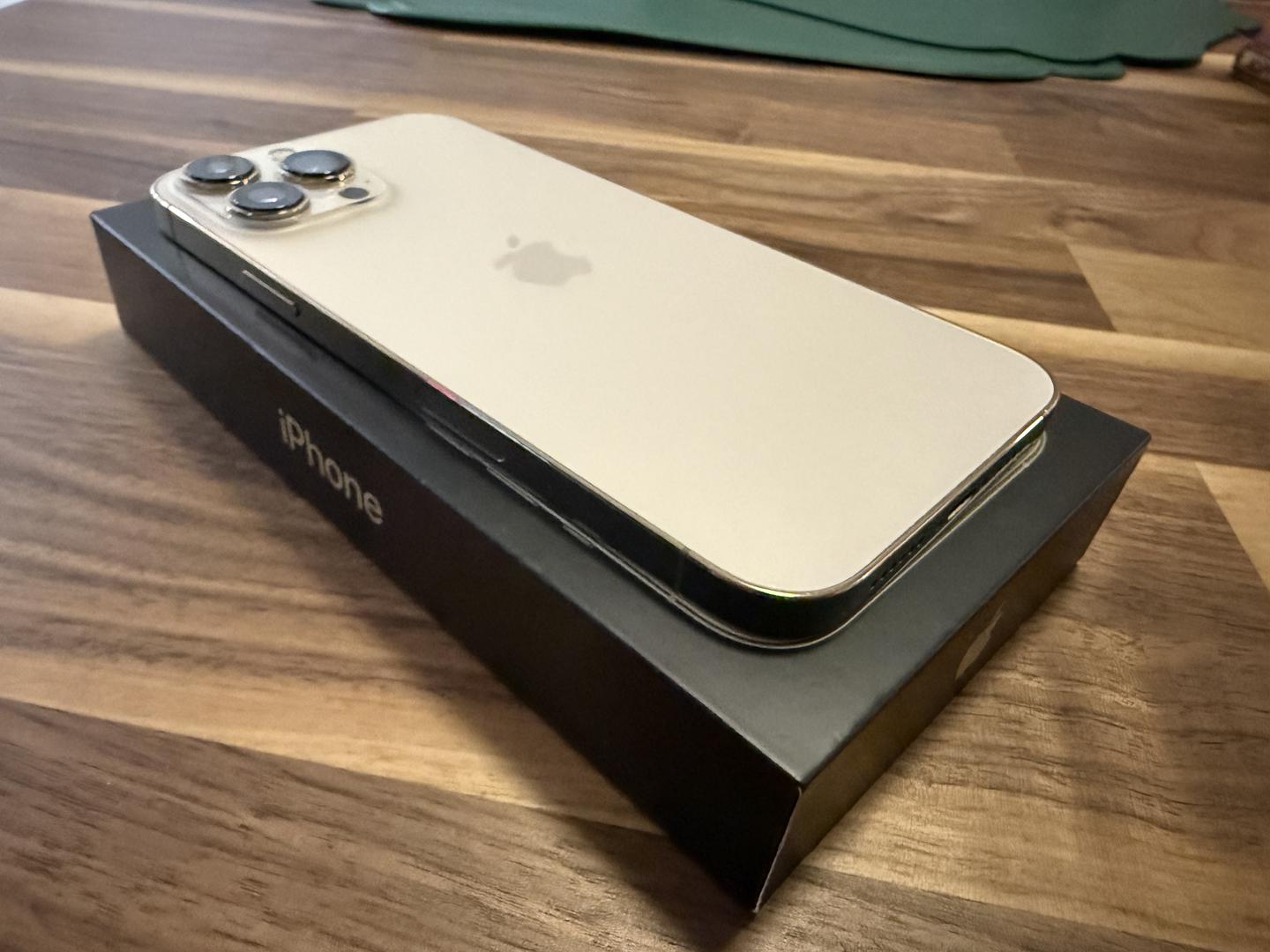 Apple iPhone 13 Pro Max, color Gold