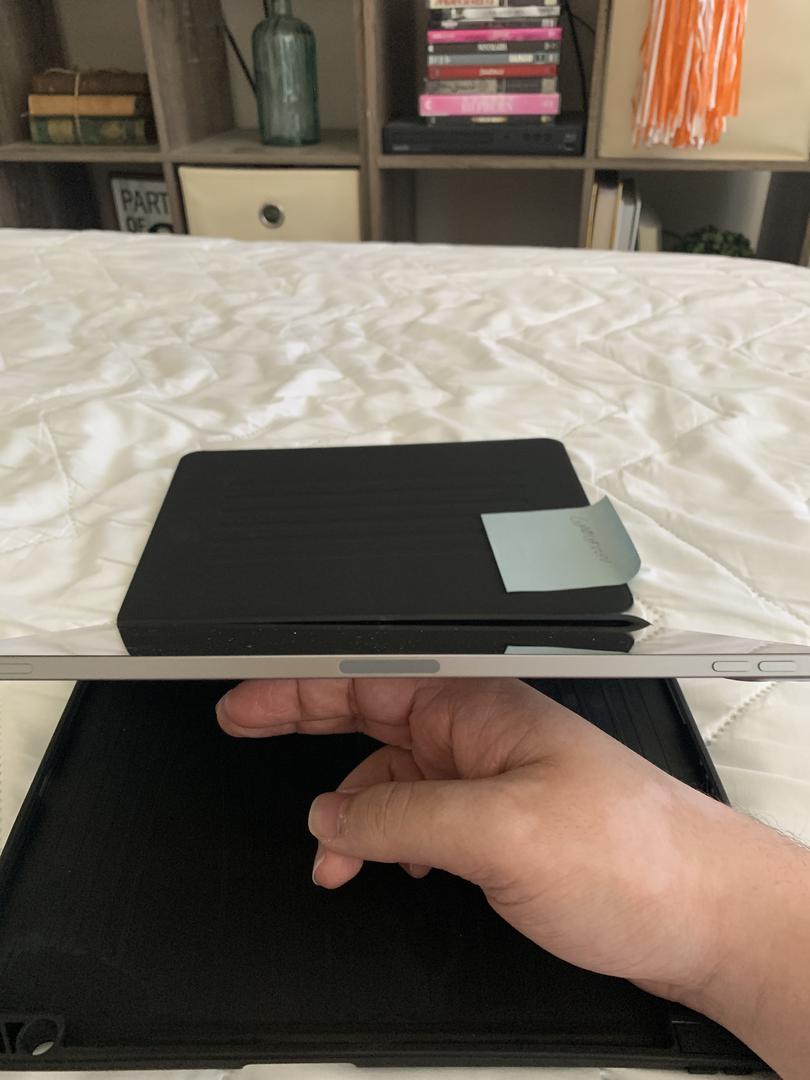 Apple iPad Pro 11" 4th Gen 2022 Unlocked, Silver, 128GB LYKZ01692