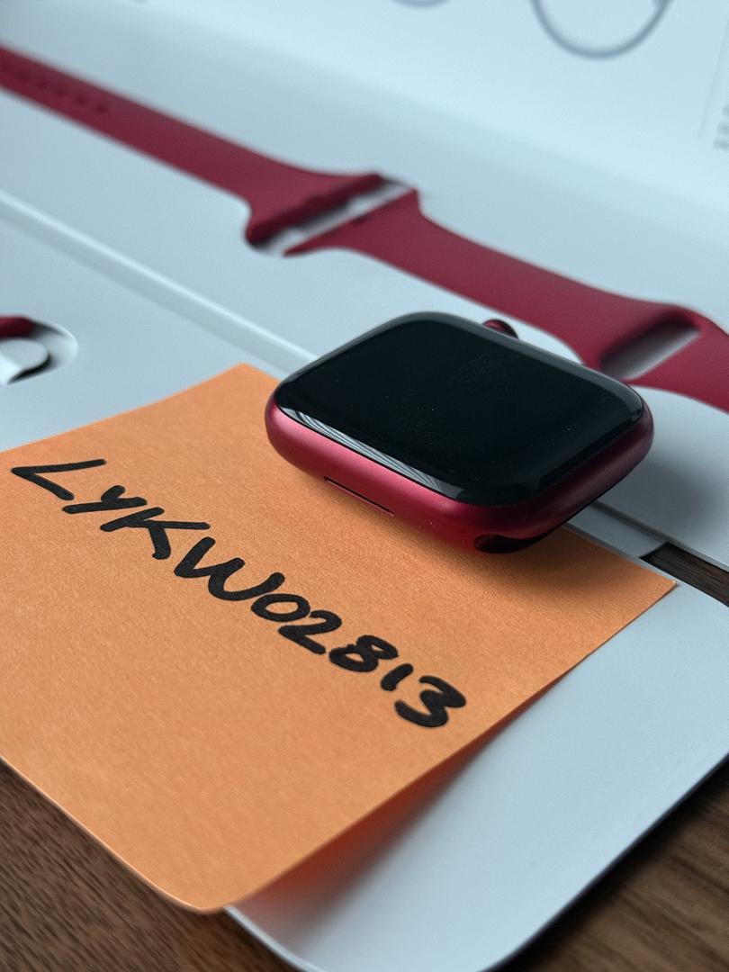 Apple Watch Series 7 45mm, color Red