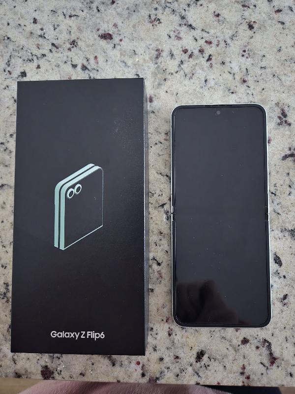 Samsung Galaxy Z Flip6, color Mint