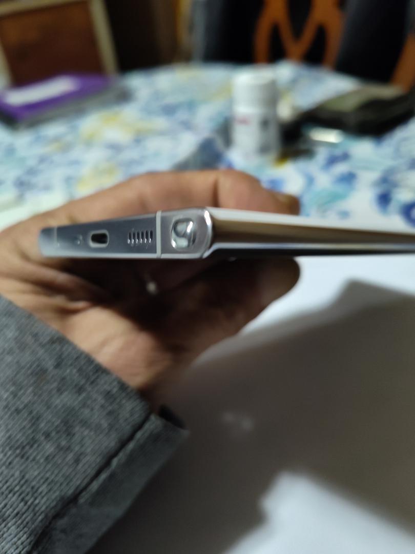 Samsung Galaxy S22 Ultra, color White