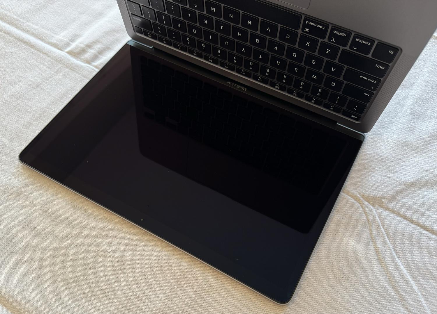 MacBook Air 2020 - 13 inch - Product Guide, Specs, Prices, and