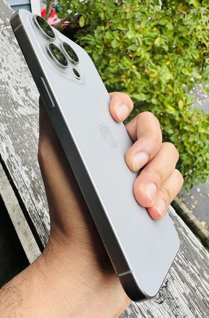 Apple iPhone 15 Pro Max, color Natural