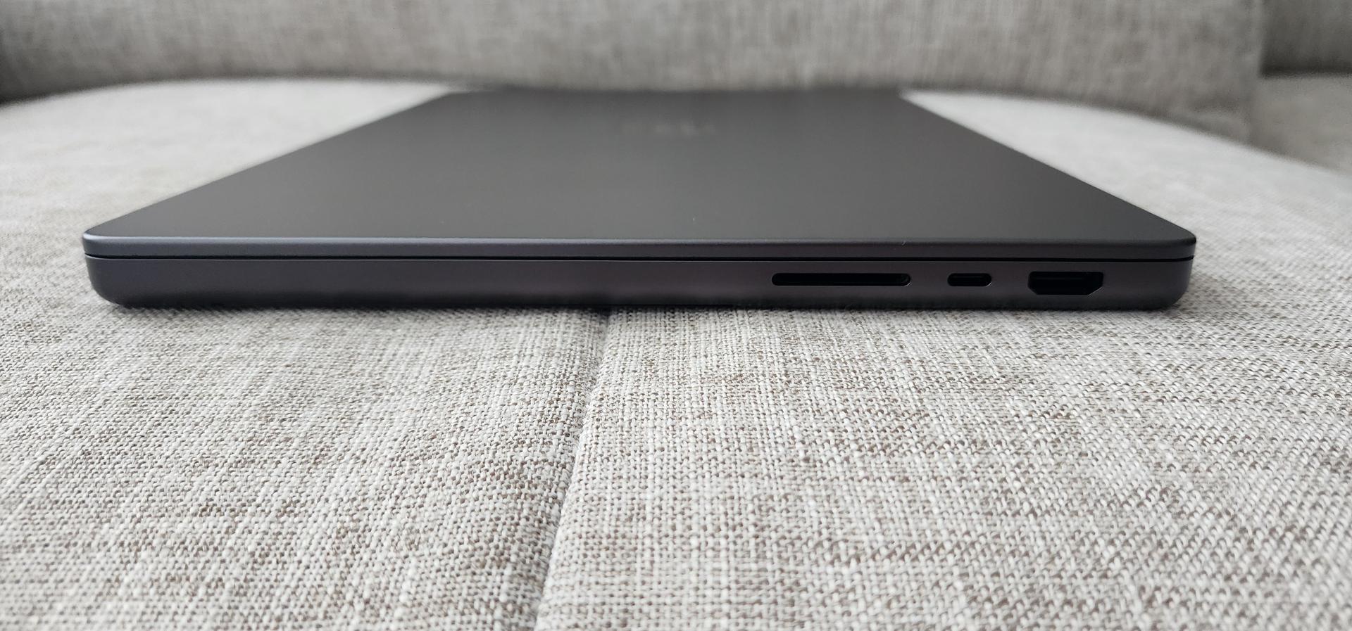 MacBook Pro Late 2023 (M3) 14" Apple M3 Pro 11core, Black, 512GB