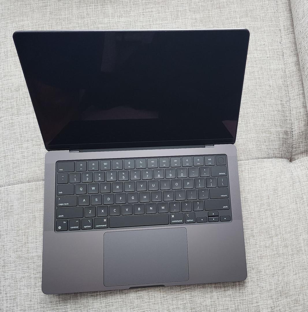 MacBook Pro Late 2023 (M3) 14" Apple M3 Pro 11core, Black, 512GB