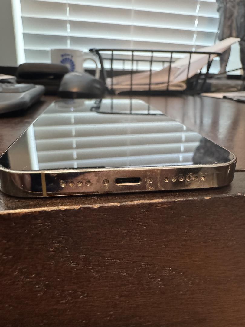 Apple iPhone 14 Pro Max Mint Mobile, Gold, 128GB, A2651 LYLF45511 Swappa