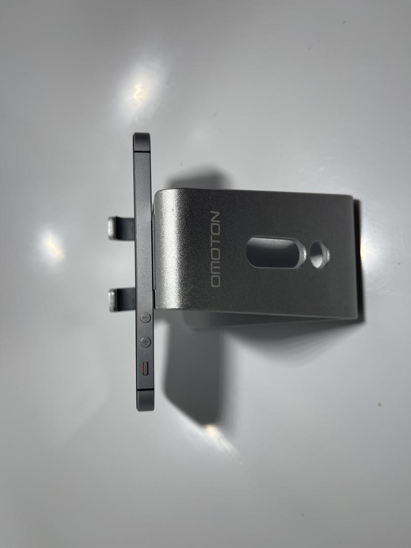 Apple iPhone SE 1st Gen 2016 Unlocked, Grey, 32GB, A1662 LYLI65536