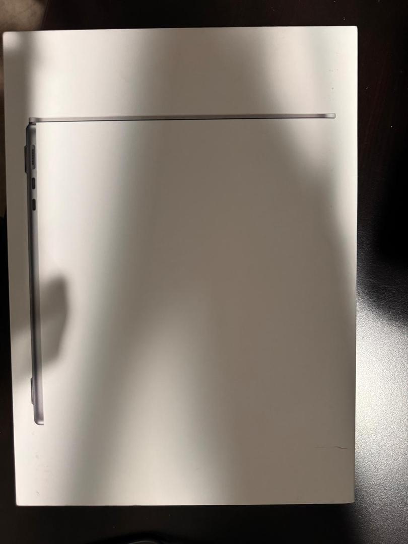 MacBook Air 2024 (M3) - 13", color Gray