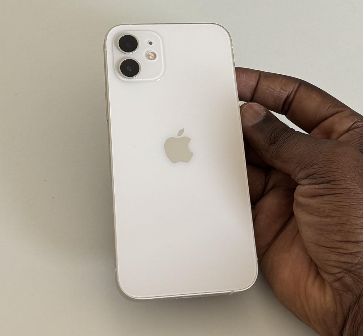 Apple iPhone 12, color White