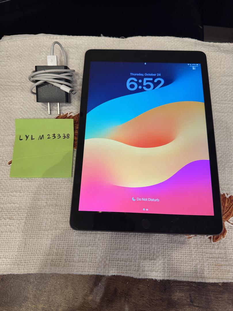 Apple iPad 7th Gen, color Gray