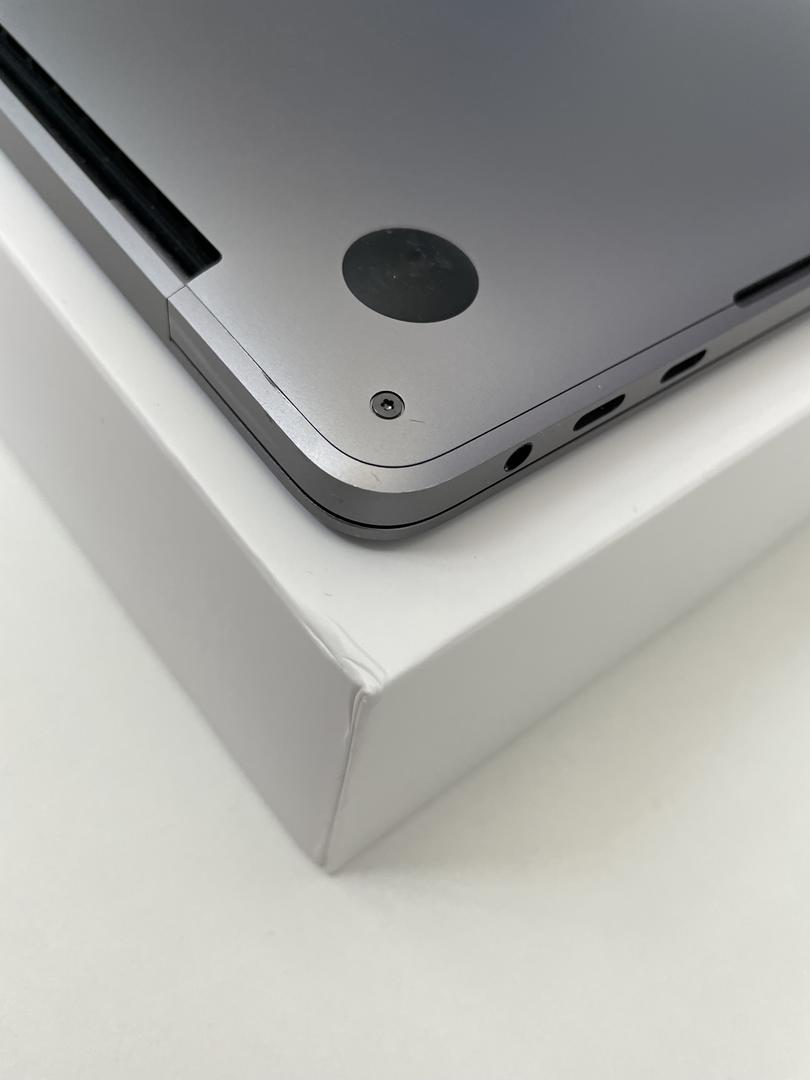 MacBook Pro 2019 - 15", color Gray