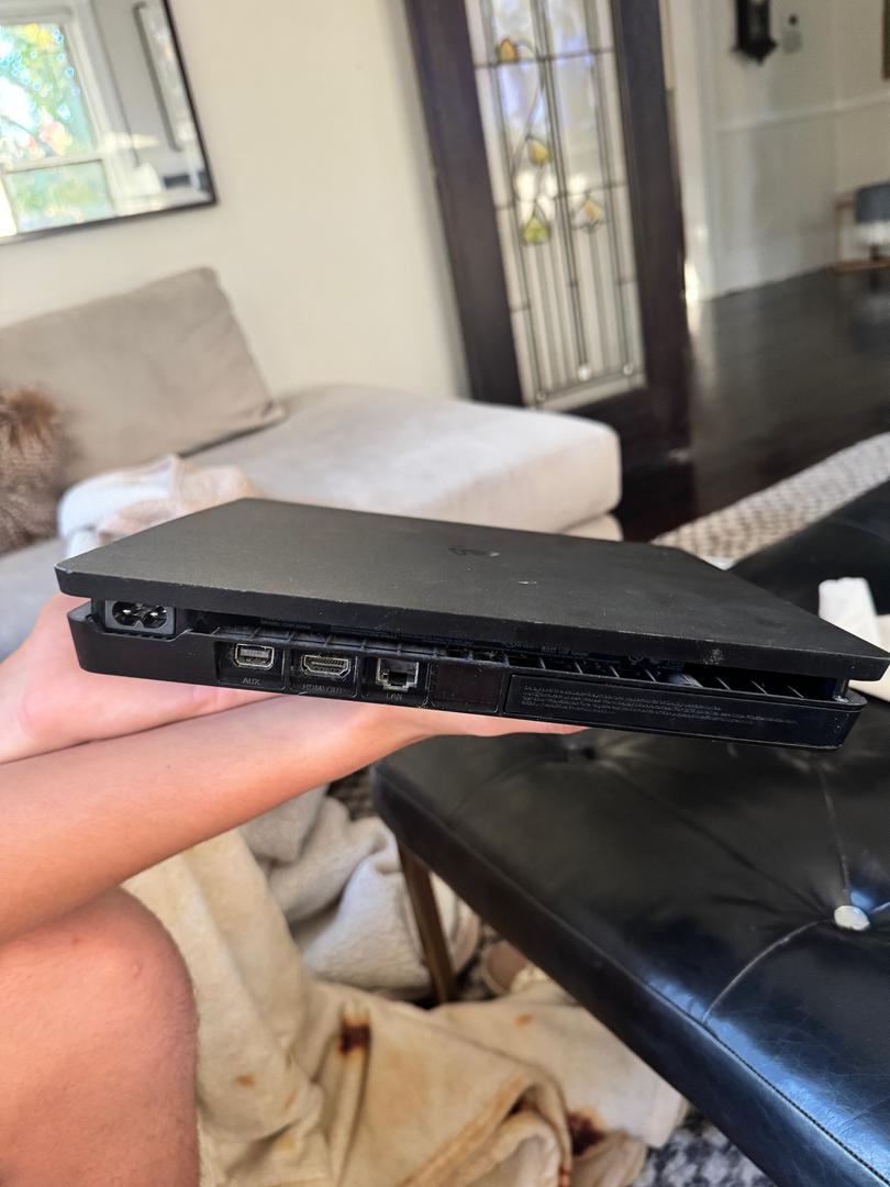 PlayStation 4 Slim Black, 500GB LYLU04493 Swappa