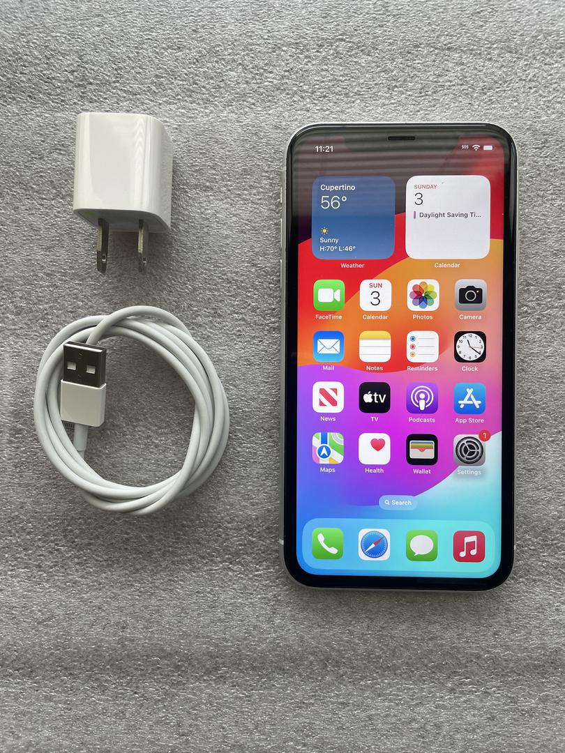 Apple iPhone Xr - Unlocked, White, 64GB, A1984 - LYLV66215