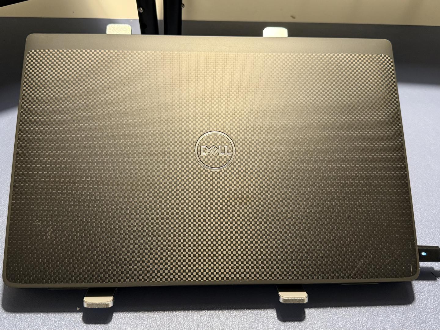 Dell Latitude Laptop, color