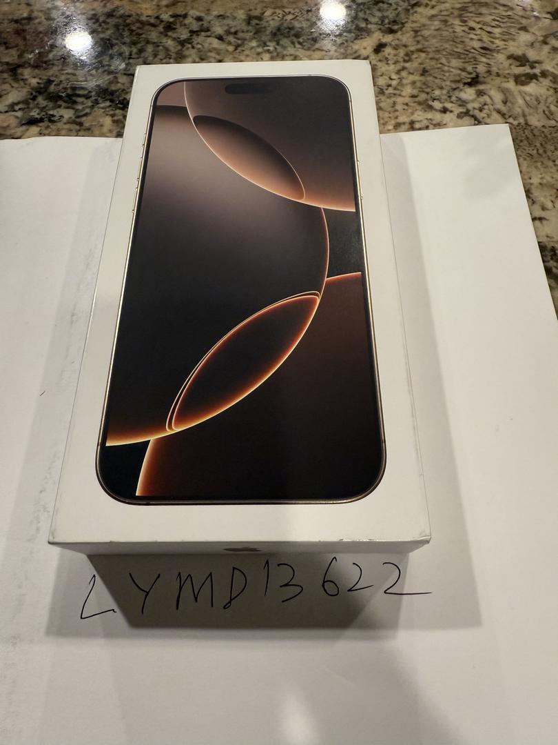 Apple iPhone 16 Pro Max, color Desert
