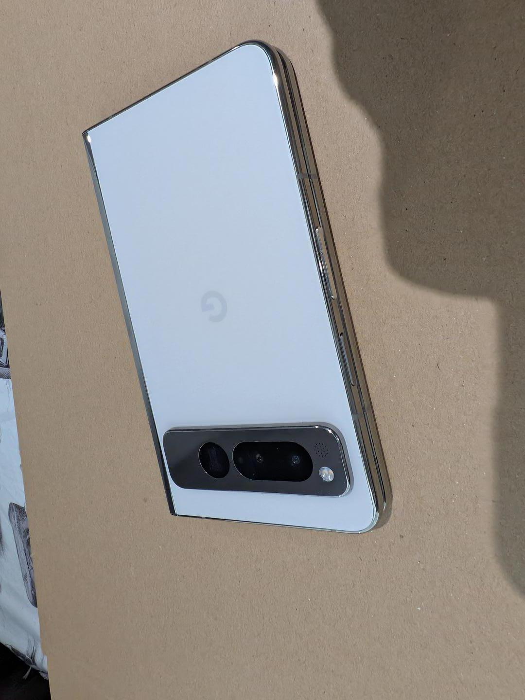 Google Pixel Fold - Unlocked, Porcelain, 256GB, 12GB, G9FPL