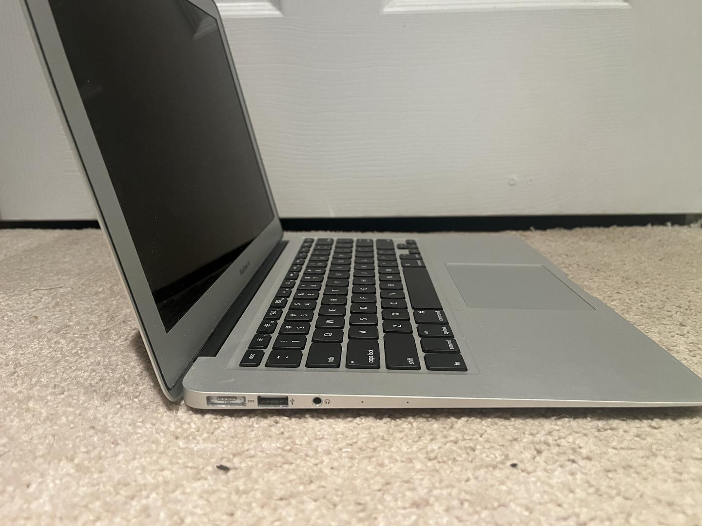 MacBook Air 2017 - 13", color Silver