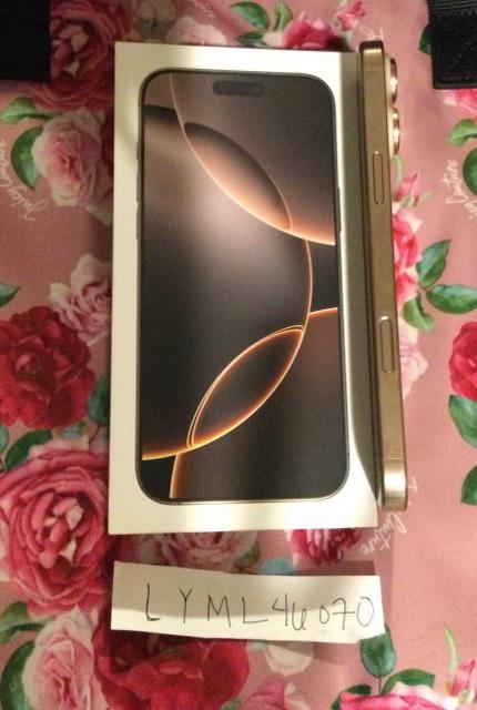 Apple iPhone 16 Pro Max, color Desert