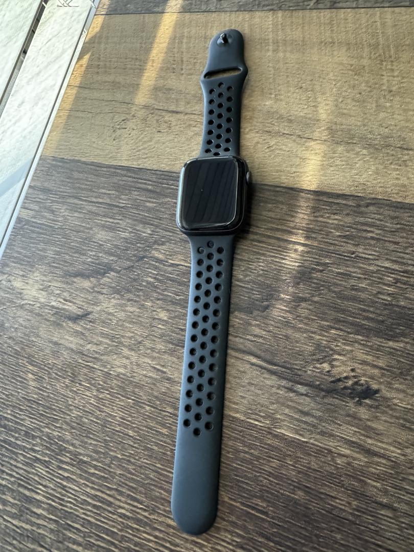 Apple Watch Series 5 44mm, color Gray