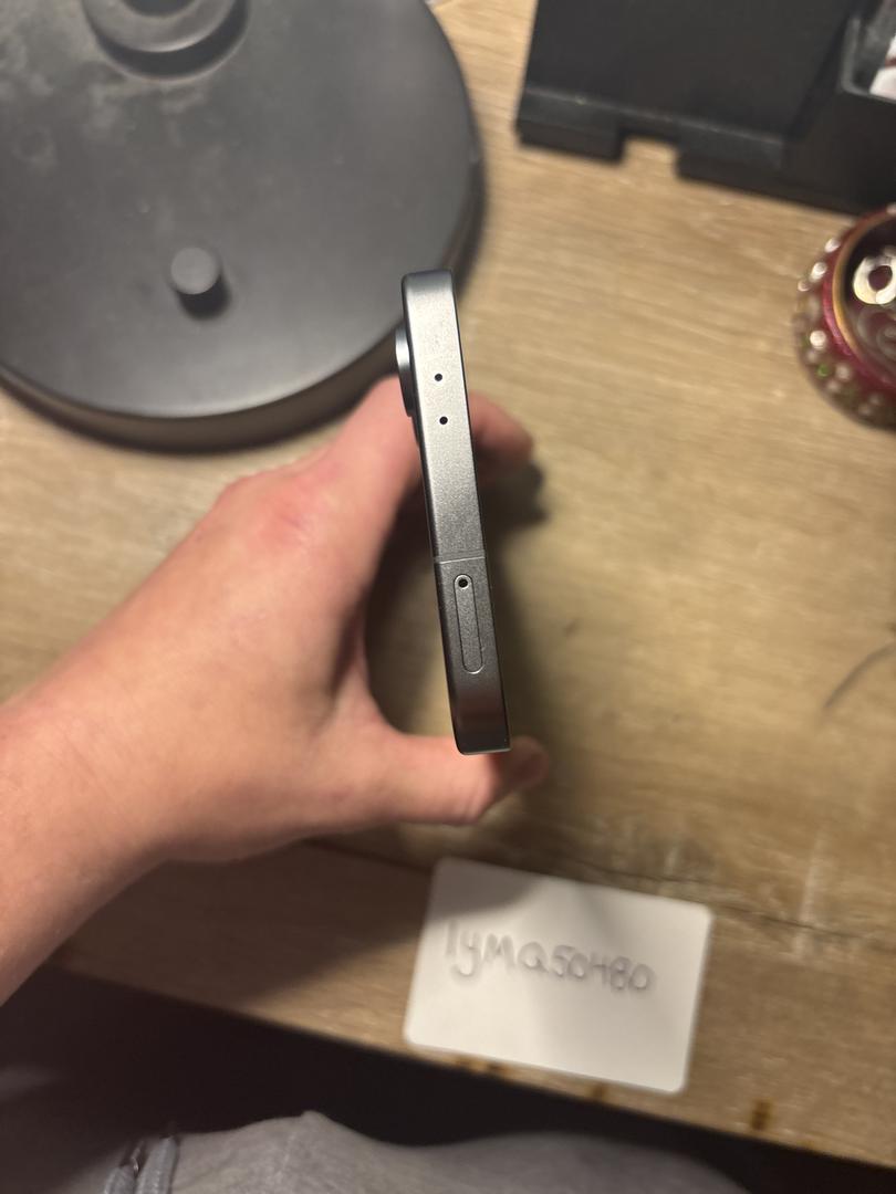 Samsung Galaxy S24 FE, color Graphite
