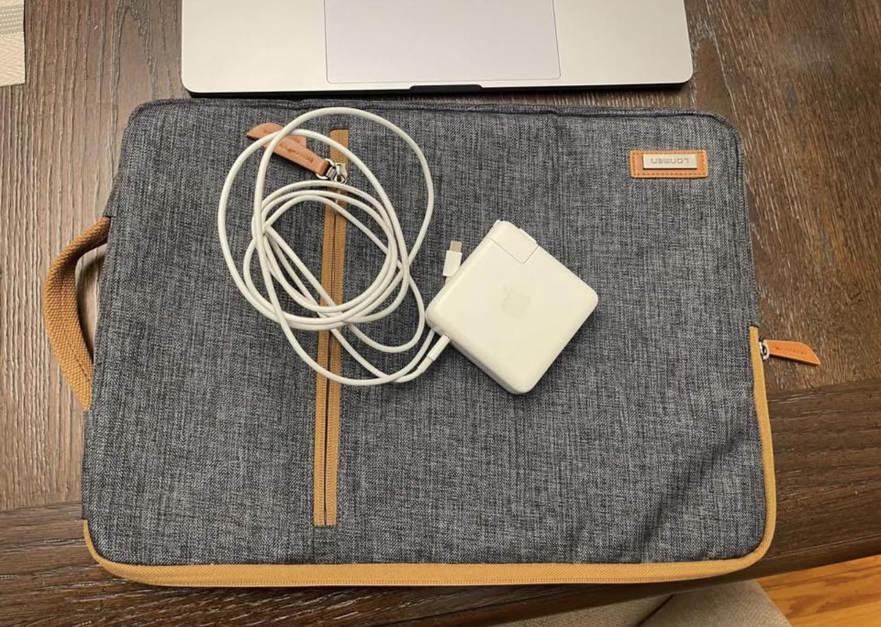 MacBook Pro 2019 - 15", color Silver