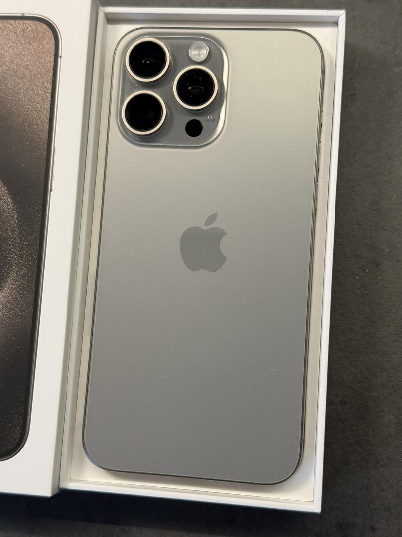 Apple iPhone 15 Pro Max, color Natural