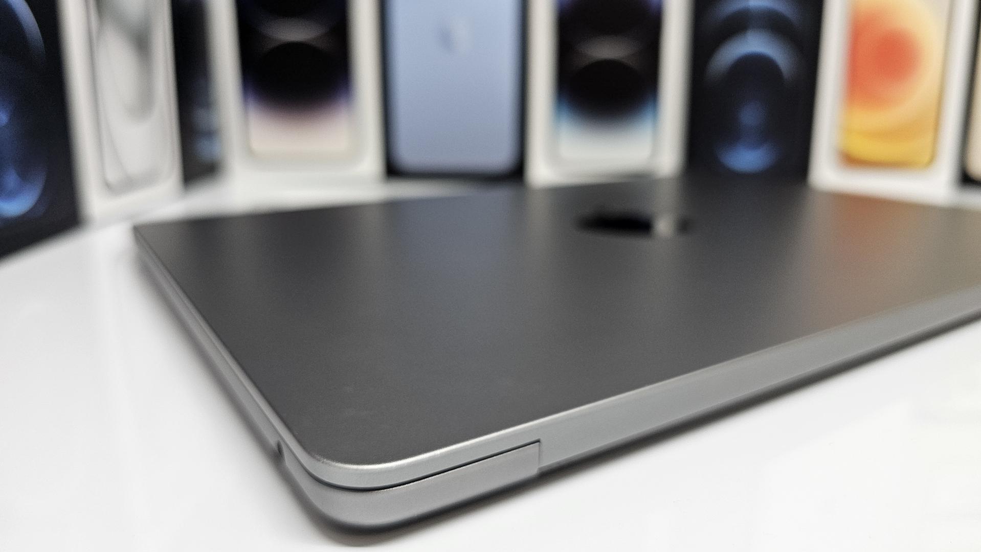 MacBook Air 2022 - 13", color Gray