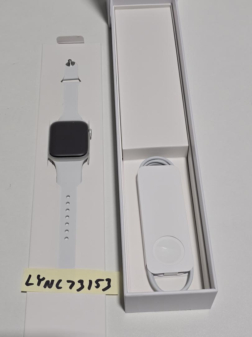 Apple Watch SE 2nd Gen 44mm, color Silver