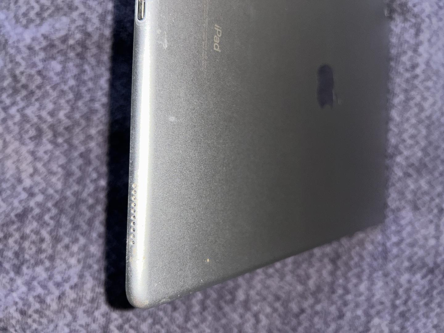 Apple iPad Pro 12.9" 2nd Gen 2017, color Silver