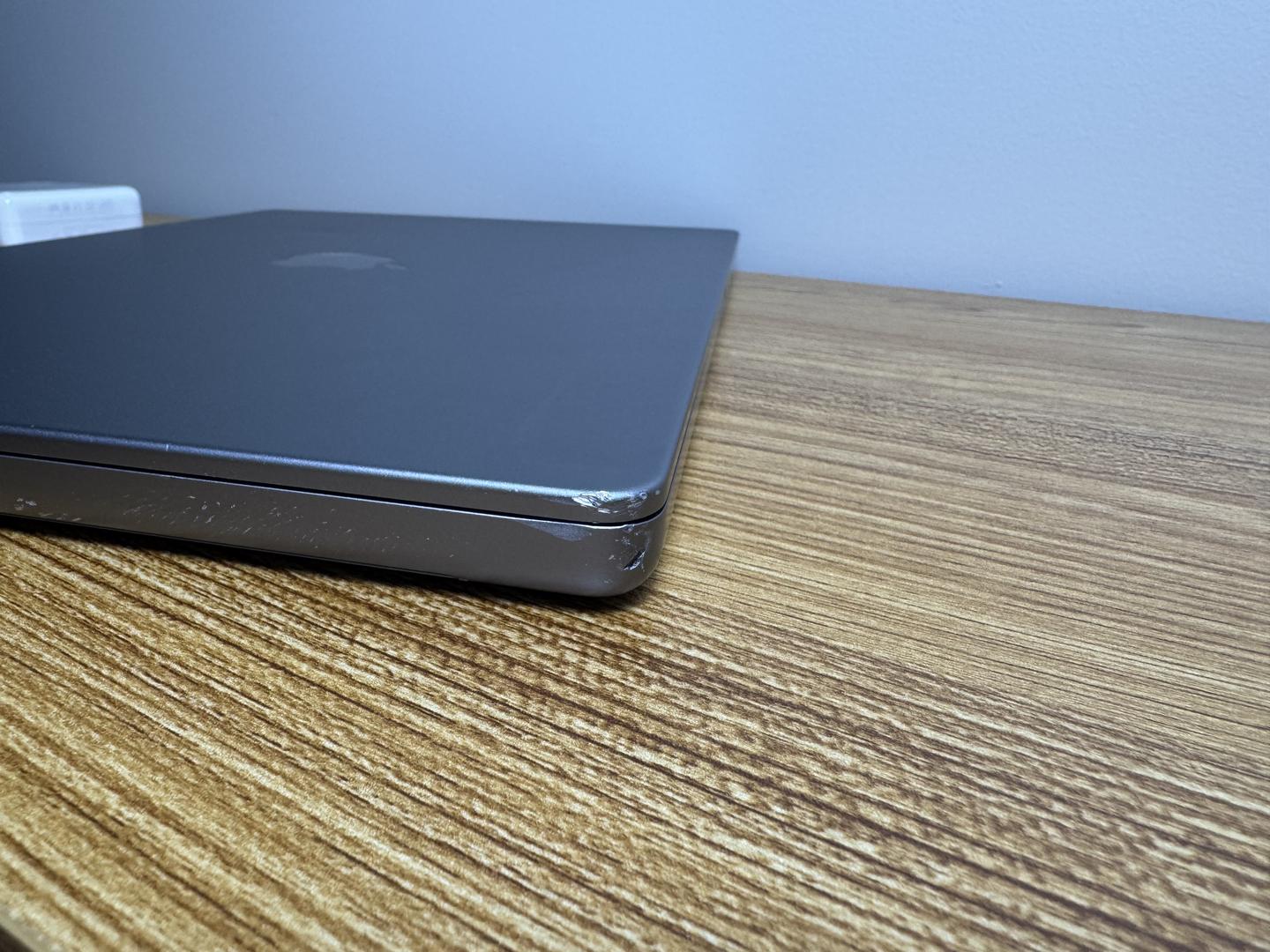 MacBook Pro 2021 - 16", color Gray