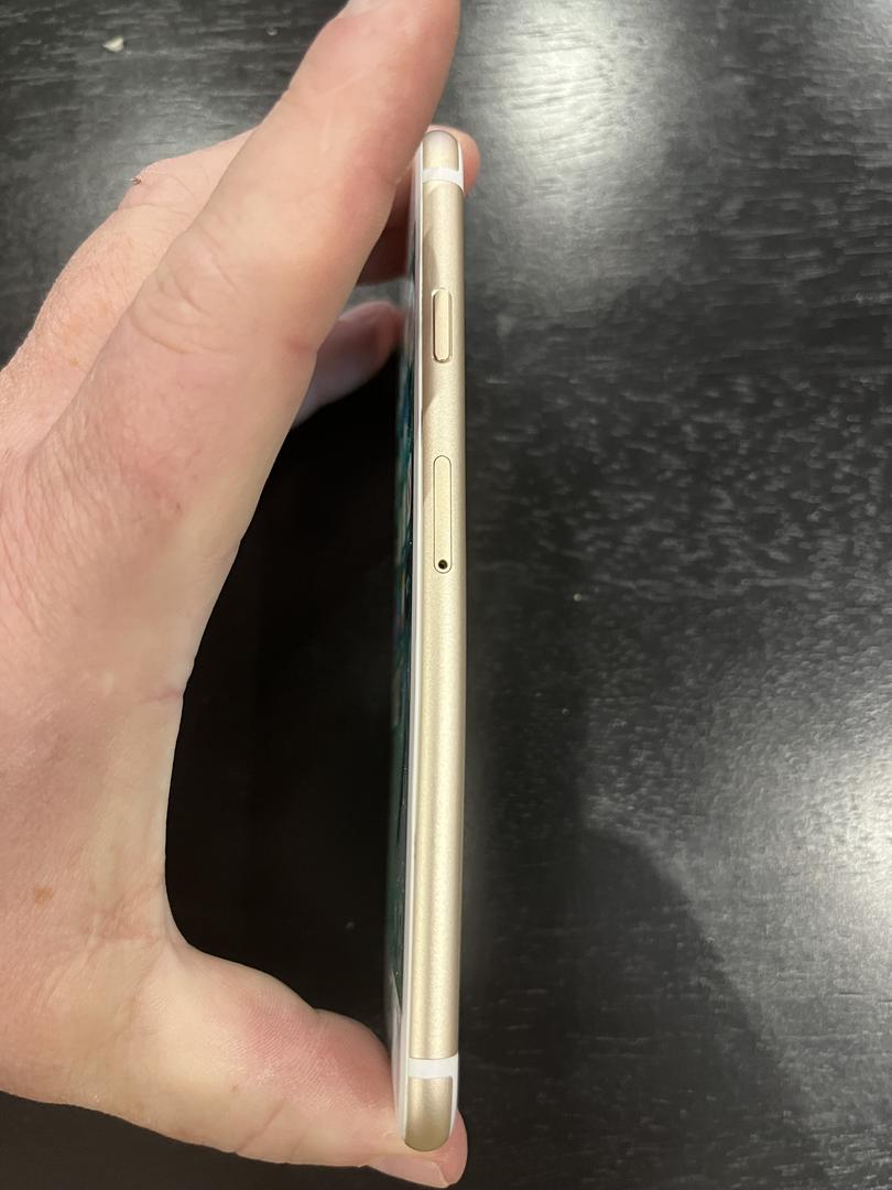 Apple iPhone 6, color Gold