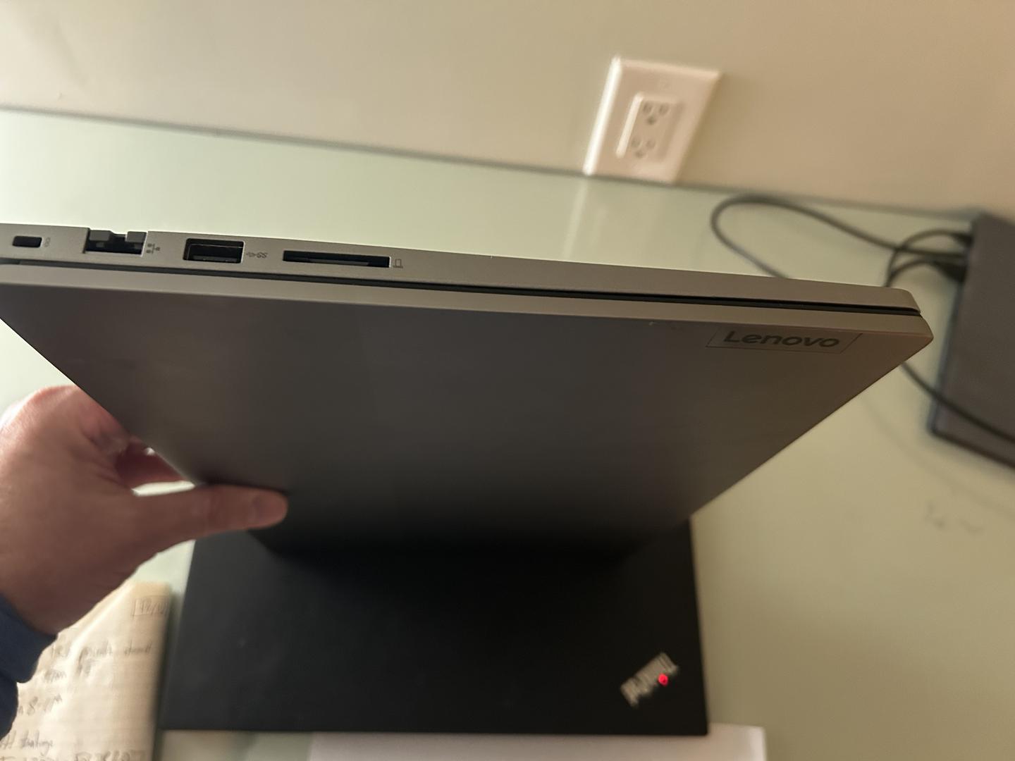 Lenovo ThinkBook, color