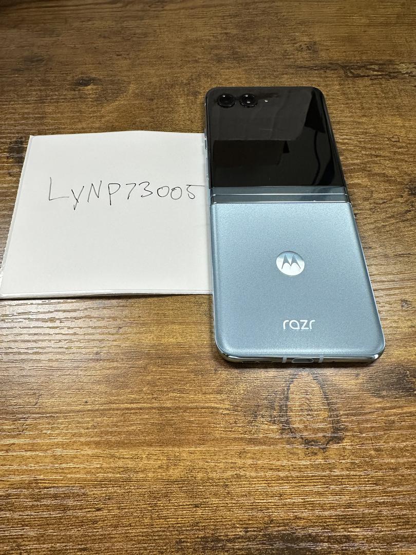 Motorola Razr Plus 2023 Unlocked, Blue, 256GB, 8GB LYNP73005 Swappa