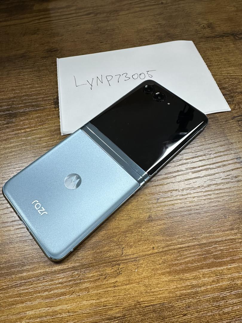 Motorola Razr Plus 2023 Unlocked, Blue, 256GB, 8GB LYNP73005 Swappa