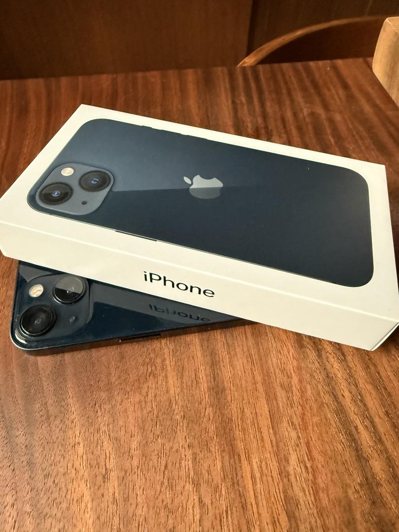Apple iPhone 13, color Midnight