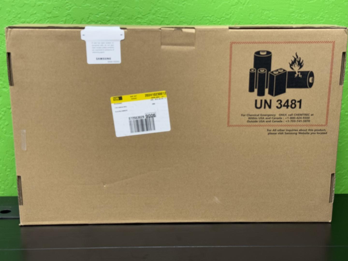 Samsung Galaxy Book4 Ultra, color Moonstone Gray