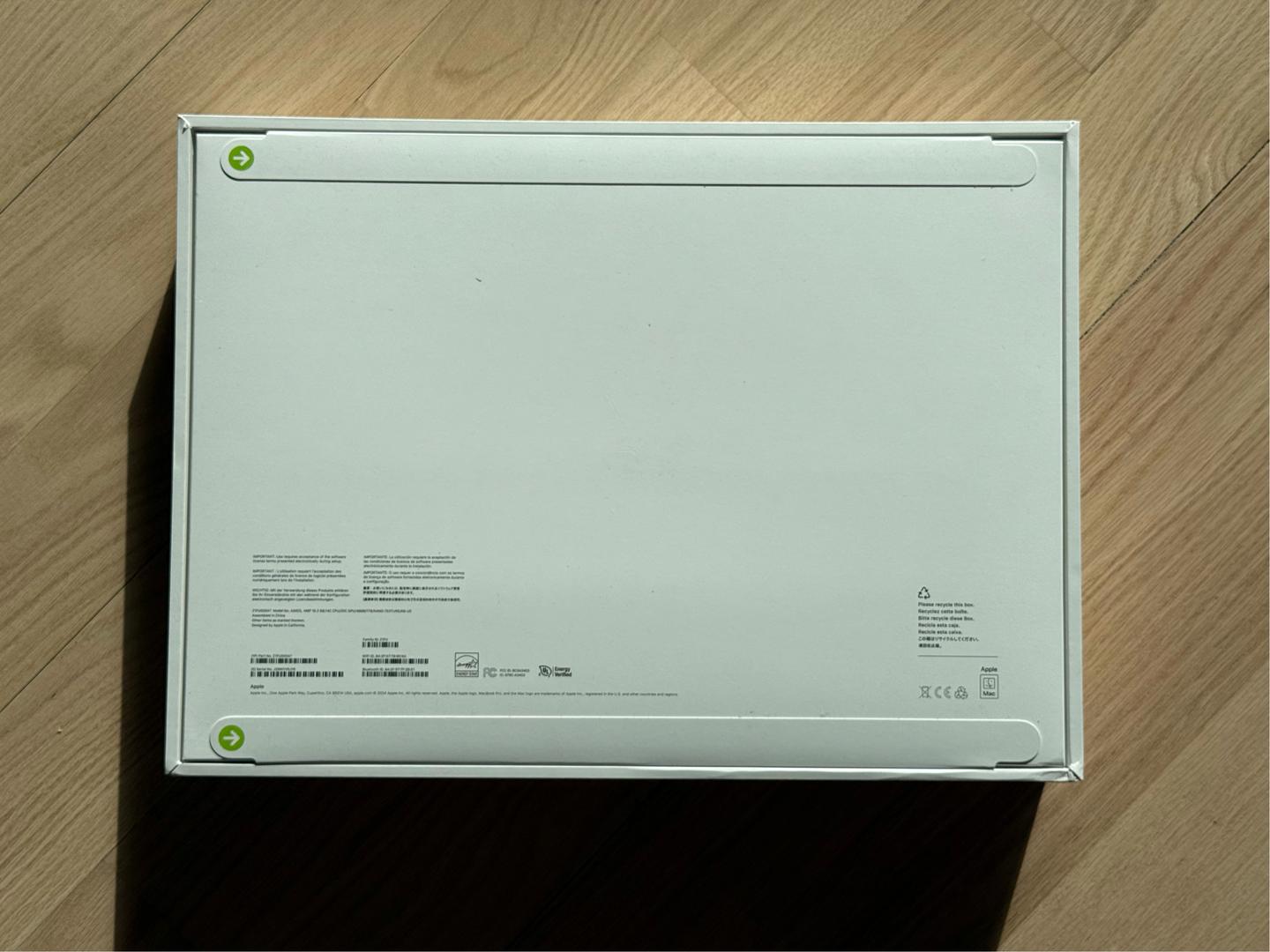 MacBook Pro 2024 - 16", color Space Black