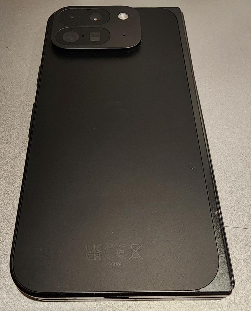 Google Pixel 9 Pro Fold, color Obsidian