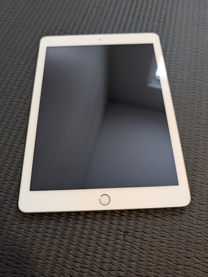 Apple iPad 5th Gen, color Silver